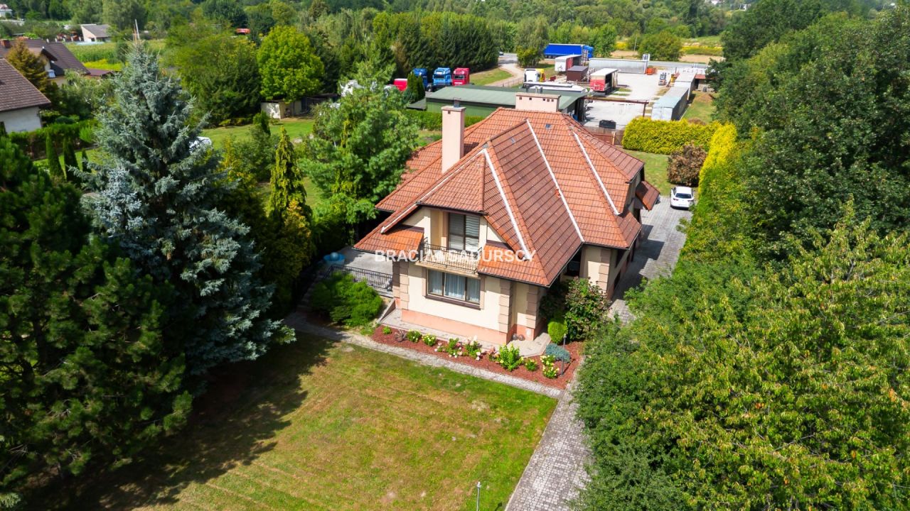 dom wolnostojący, 8 pokoi Jadowniki, ul. Sportowa. Zdjęcie 26