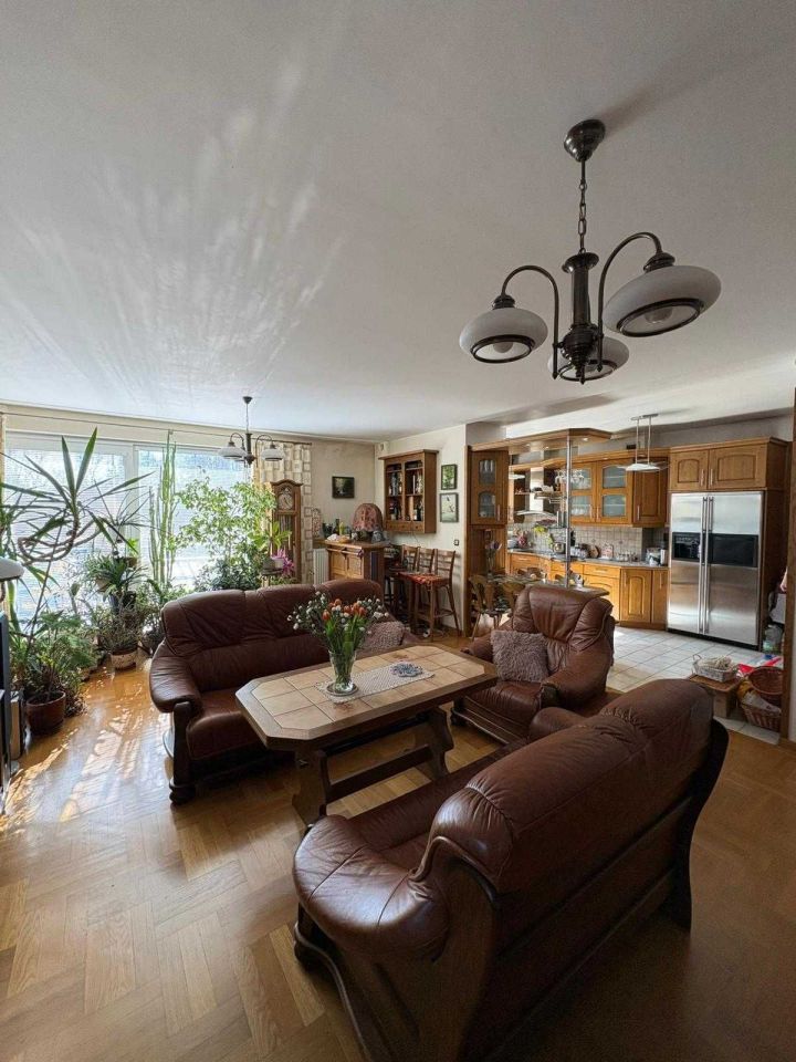 Mieszkanie 5-pokojowe Warszawa Ochota, Pandy. Zdjęcie 1