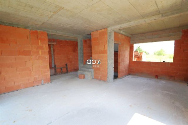 dom wolnostojący, 5 pokoi Kozierów. Zdjęcie 2