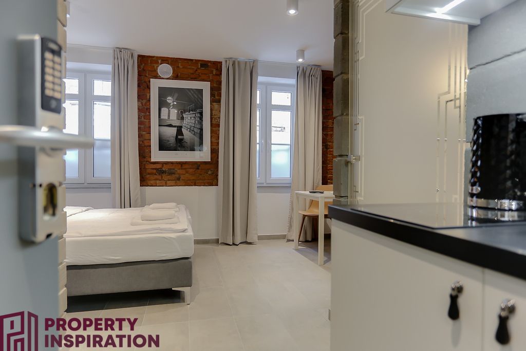 Mieszkanie 12-pokojowe Poznań, ul. Strzałowa