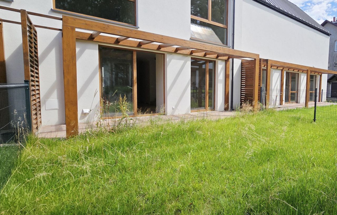 dom szeregowy, 5 pokoi Wiśniówka