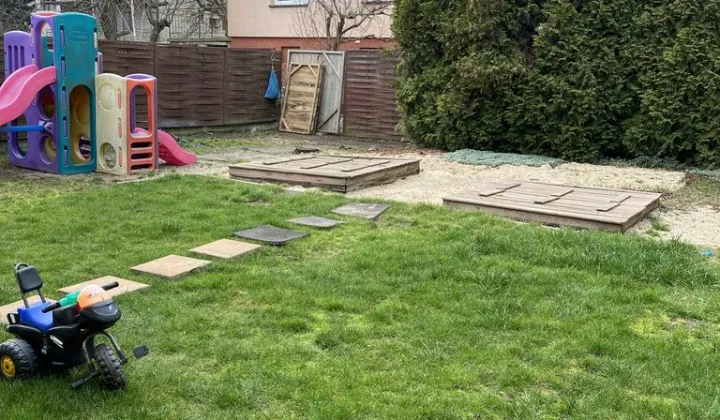 dom wolnostojący, 8 pokoi Legnica, ul. Fiołkowa