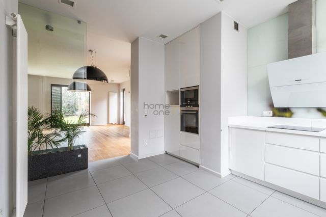 bliźniak, 6 pokoi Konstancin-Jeziorna. Zdjęcie 5