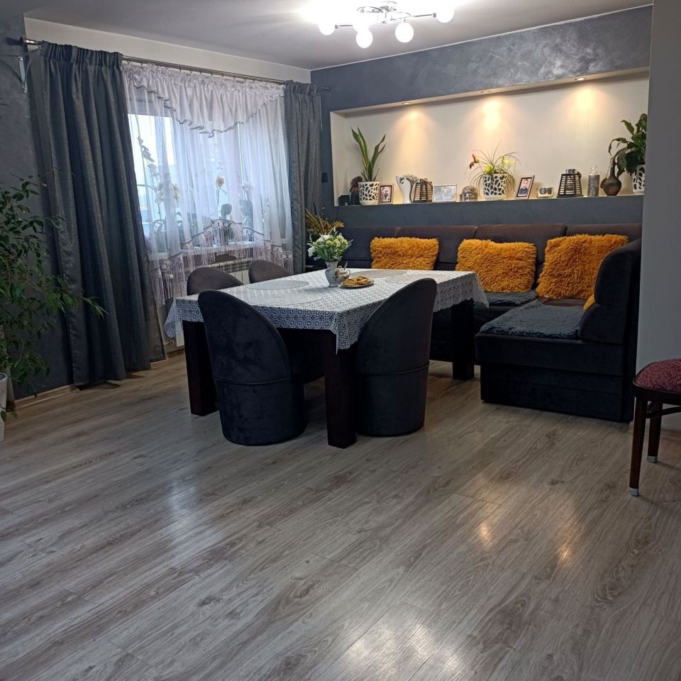 Mieszkanie 3-pokojowe Pabianice. Zdjęcie 1