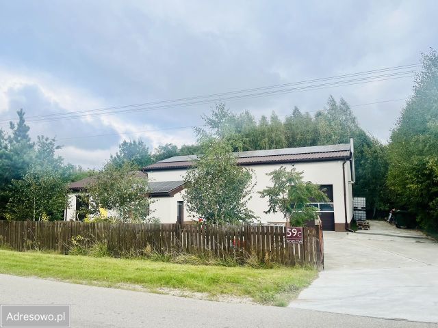 dom wolnostojący, 3 pokoje Kozłów. Zdjęcie 1