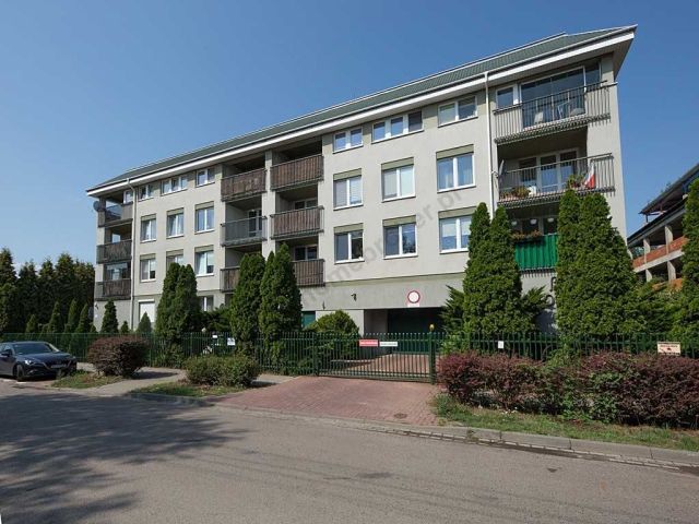Mieszkanie 2-pokojowe Warszawa Włochy, ul. Naukowa. Zdjęcie 1