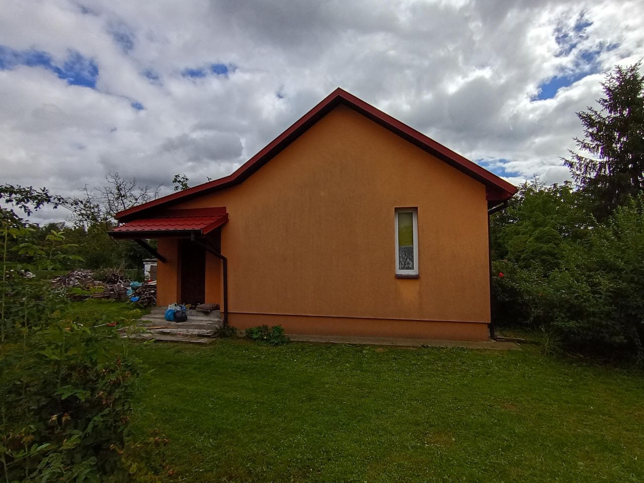 dom wolnostojący, 1 pokój Kurów. Zdjęcie 2