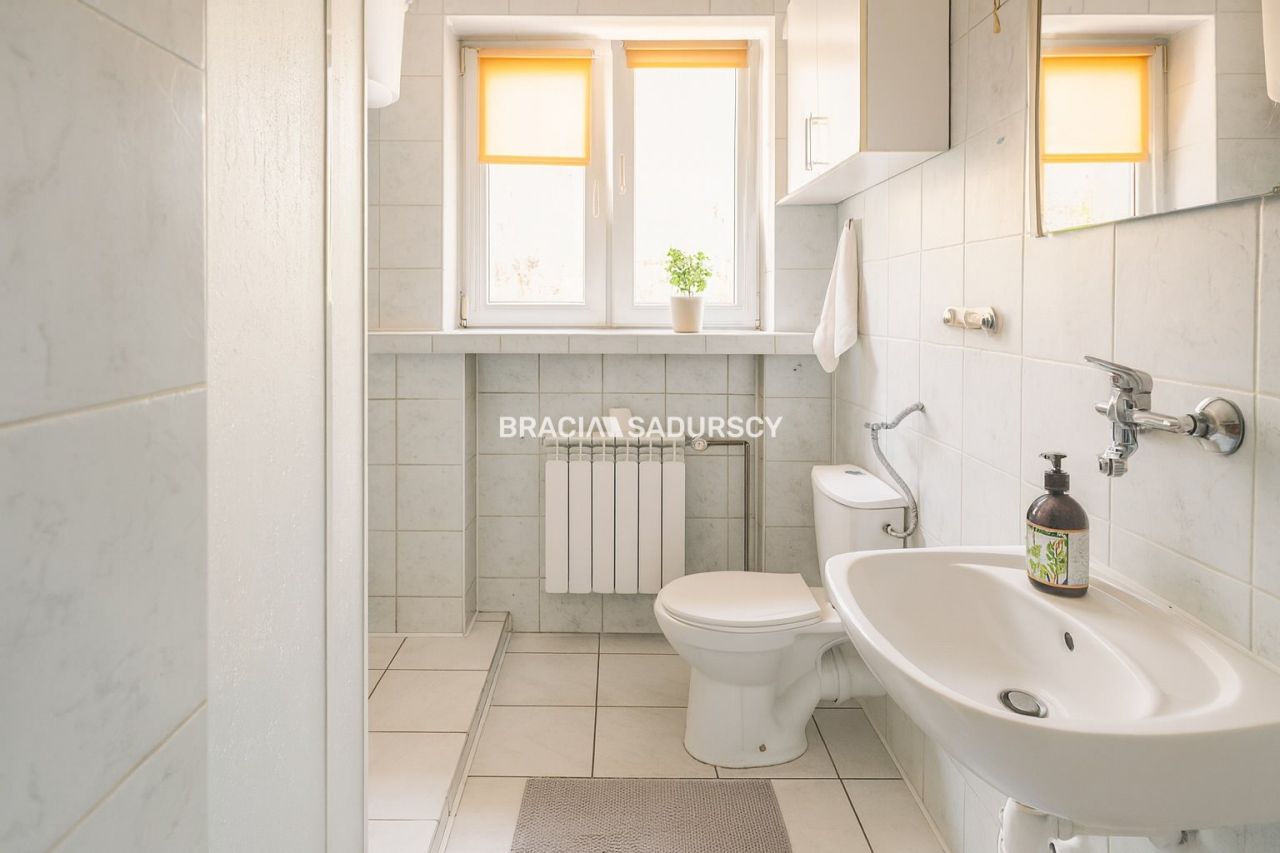 dom wolnostojący, 10 pokoi Kraków Łagiewniki, ul. Siostry Faustyny. Zdjęcie 4