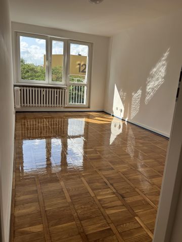 Mieszkanie 2-pokojowe Poznań Winogrady, os. Pod Lipami. Zdjęcie 1