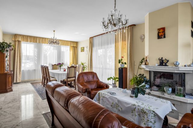 dom wolnostojący, 8 pokoi Kalisz, ul. Żwirki i Wigury. Zdjęcie 2