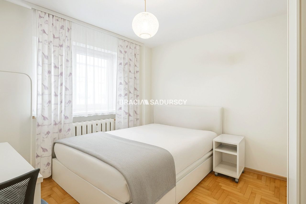 Mieszkanie 4-pokojowe Kraków Mistrzejowice, os. Oświecenia. Zdjęcie 3