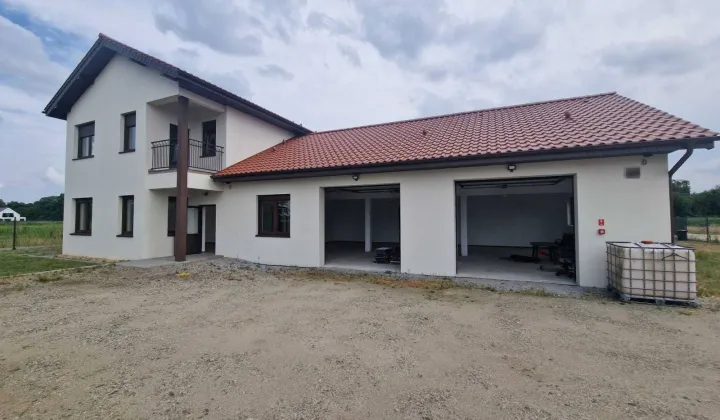 dom wolnostojący, 4 pokoje Jelcz-Laskowice