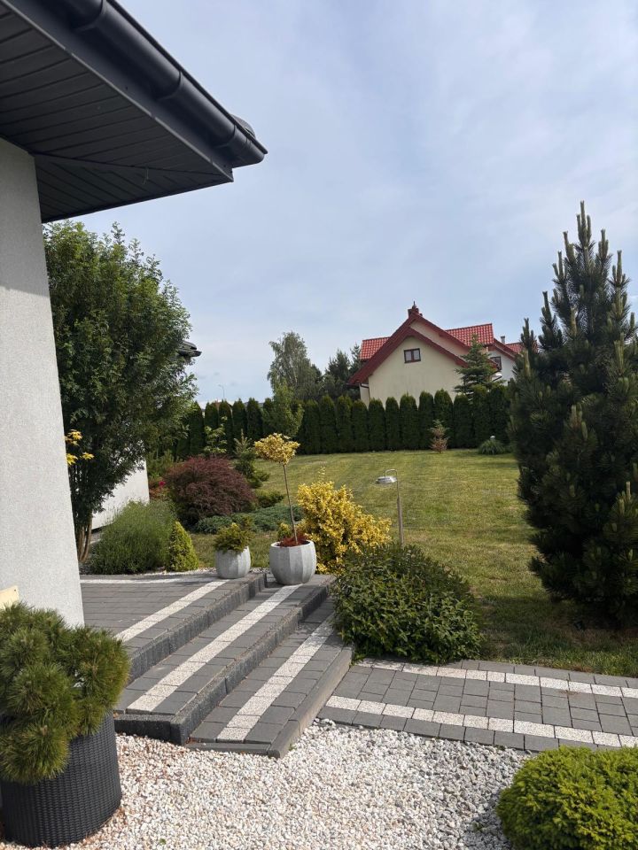 dom wolnostojący, 4 pokoje Prawiedniki, Prawiedniki. Zdjęcie 2