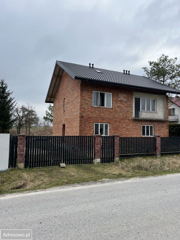 dom wolnostojący, 8 pokoi Strzeżów Pierwszy. Zdjęcie 1