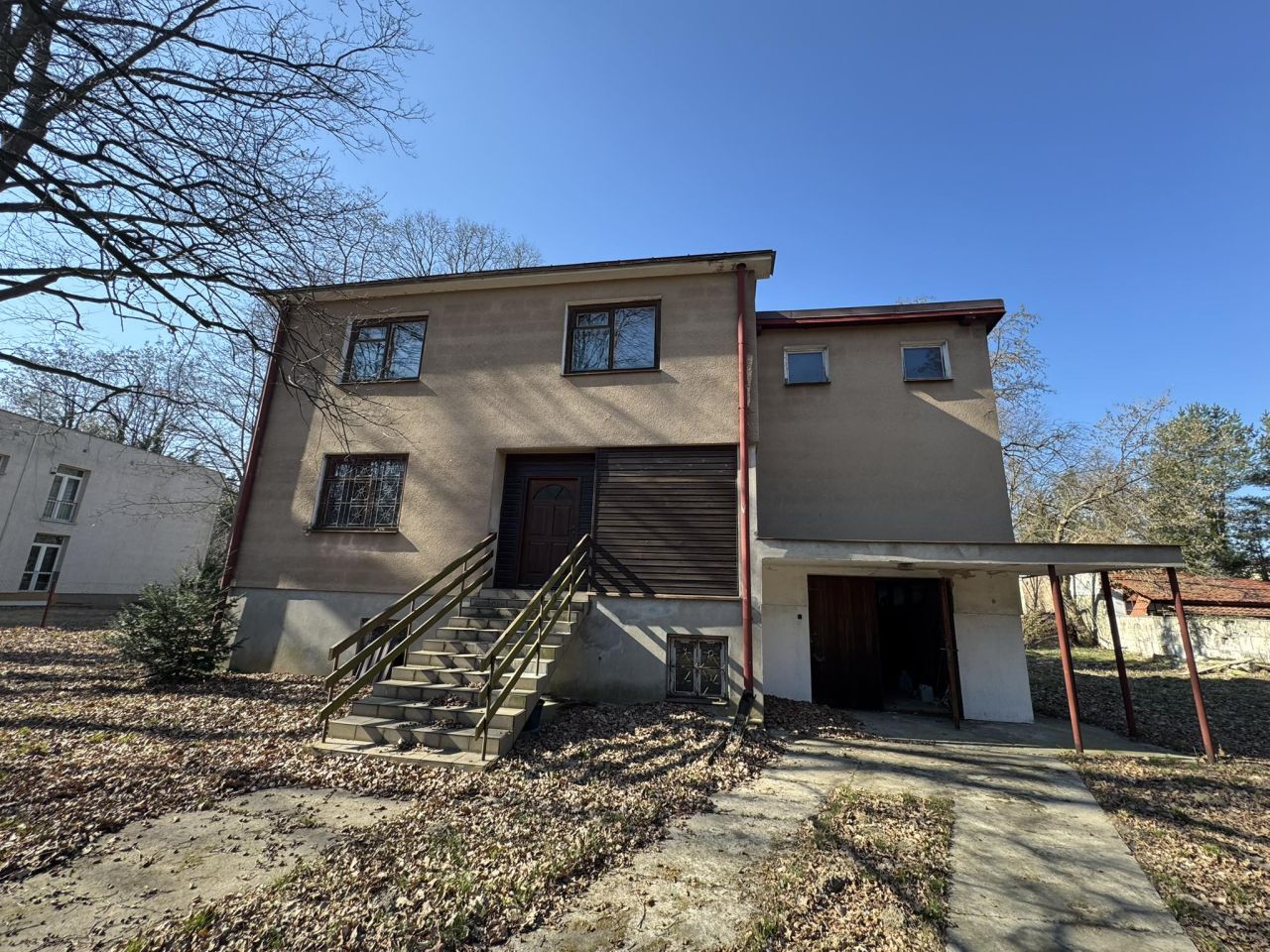 dom wolnostojący, 6 pokoi Podkowa Leśna, ul. Błońska. Zdjęcie 2