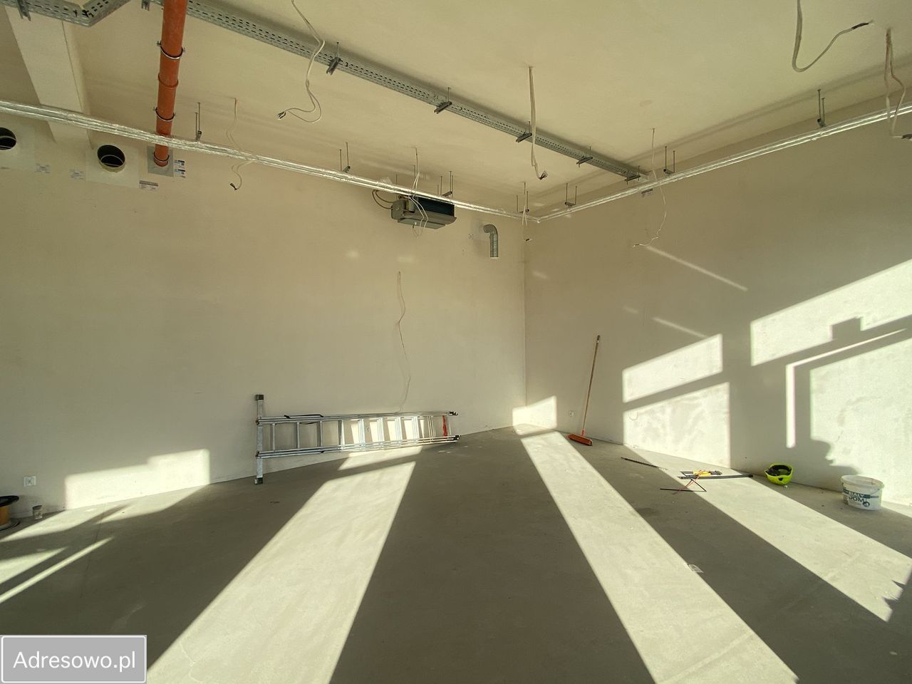 Lokal Jelcz-Laskowice, ul. Józefa Bożka. Zdjęcie 3