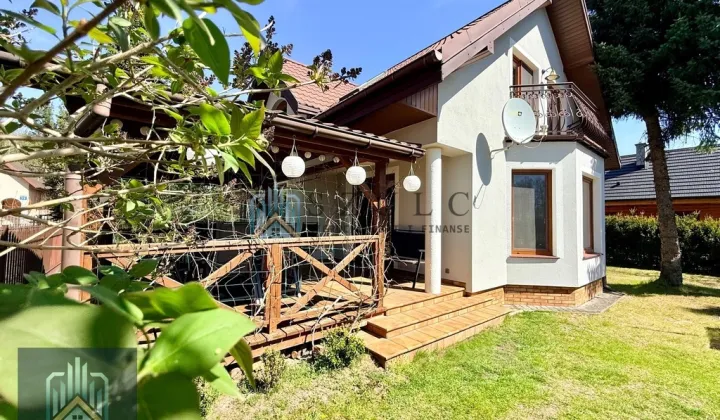 dom wolnostojący, 4 pokoje Piertanie