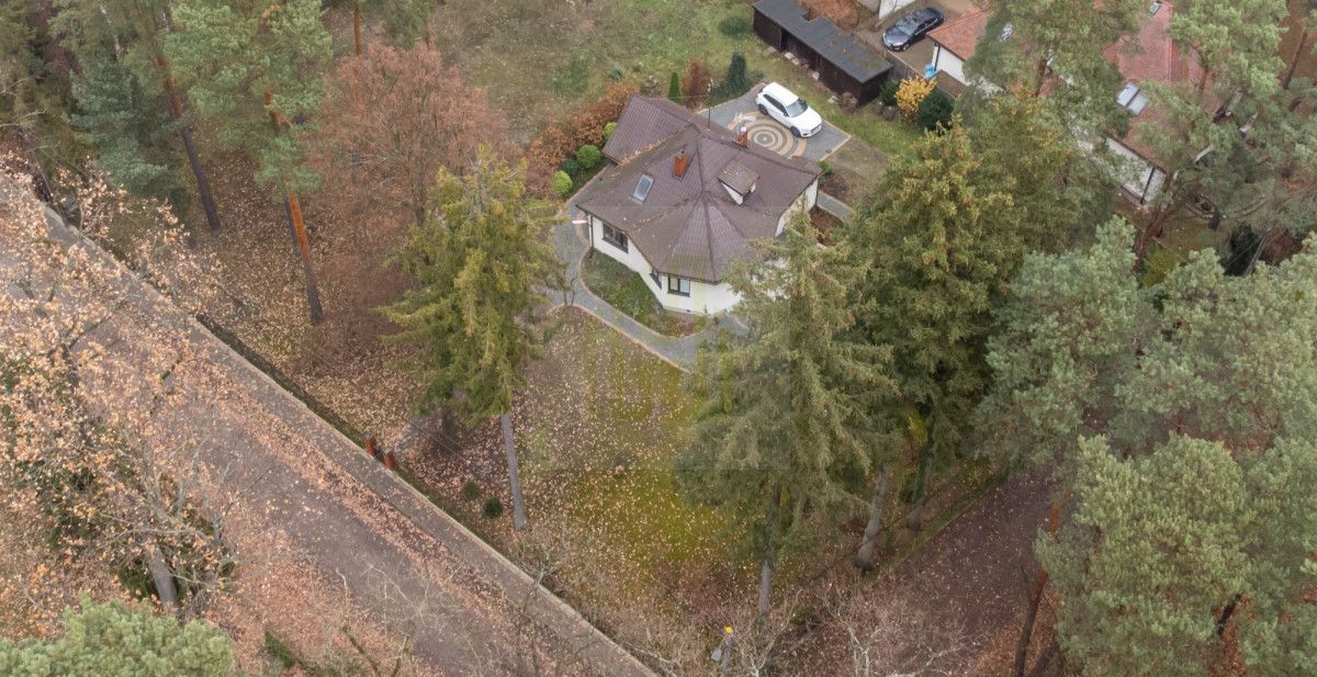 dom wolnostojący, 4 pokoje Podkowa Leśna. Zdjęcie 34