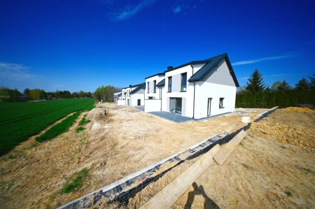 bliźniak, 4 pokoje Jakubowice Konińskie-Kolonia. Zdjęcie 4