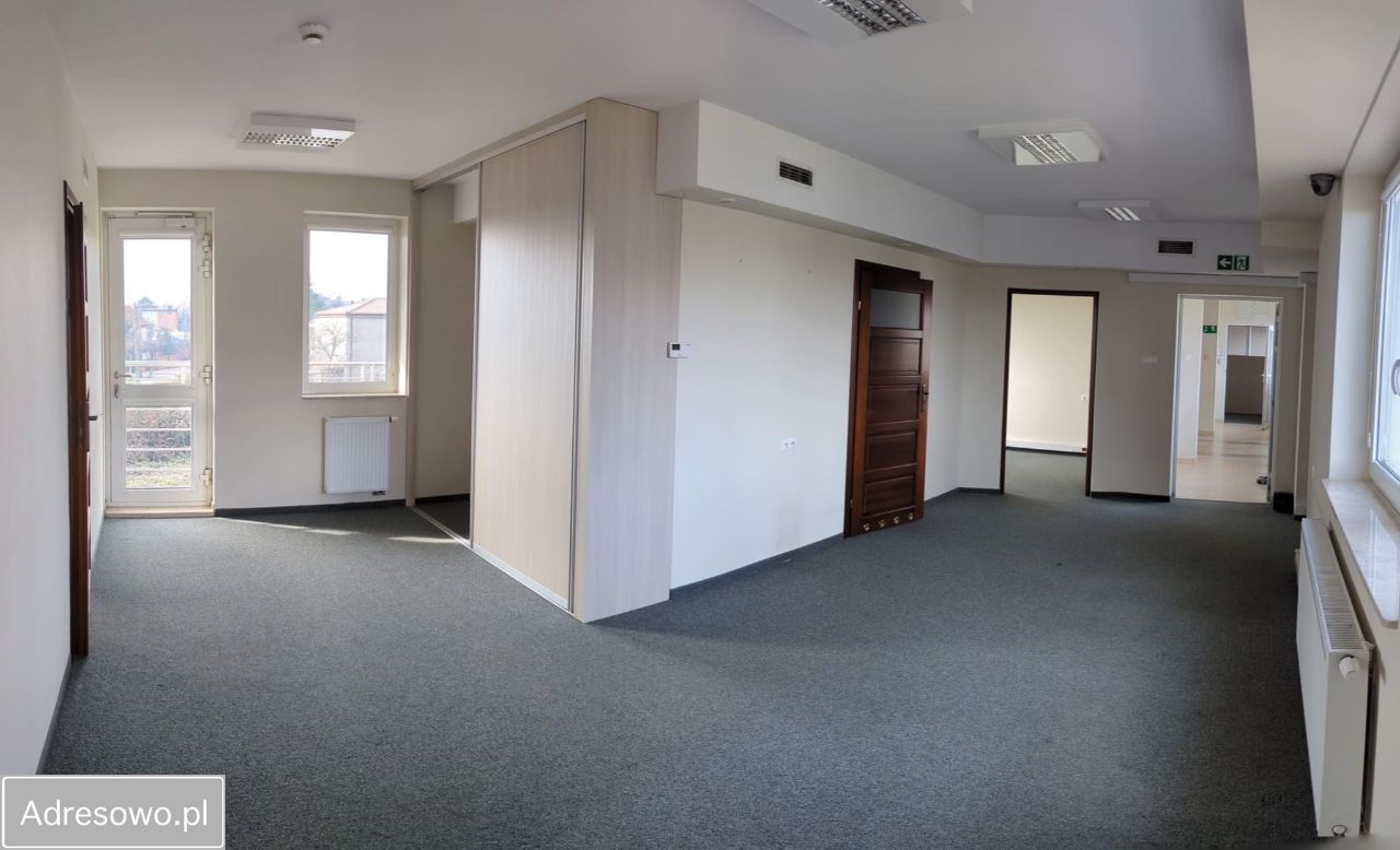 Lokal Kobyłka, al. Jana Pawła II. Zdjęcie 12