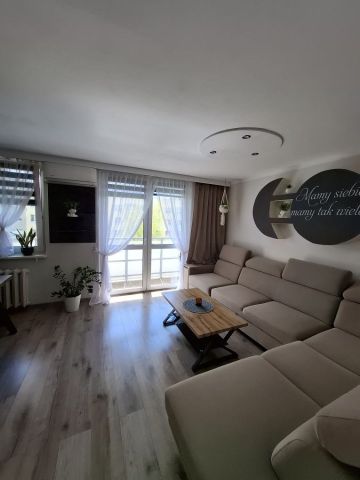 Mieszkanie 3-pokojowe Żory, os. Powstańców Śląskich. Zdjęcie 1