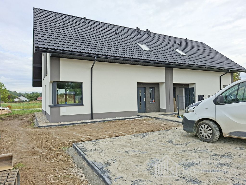 bliźniak, 5 pokoi Targowisko. Zdjęcie 2