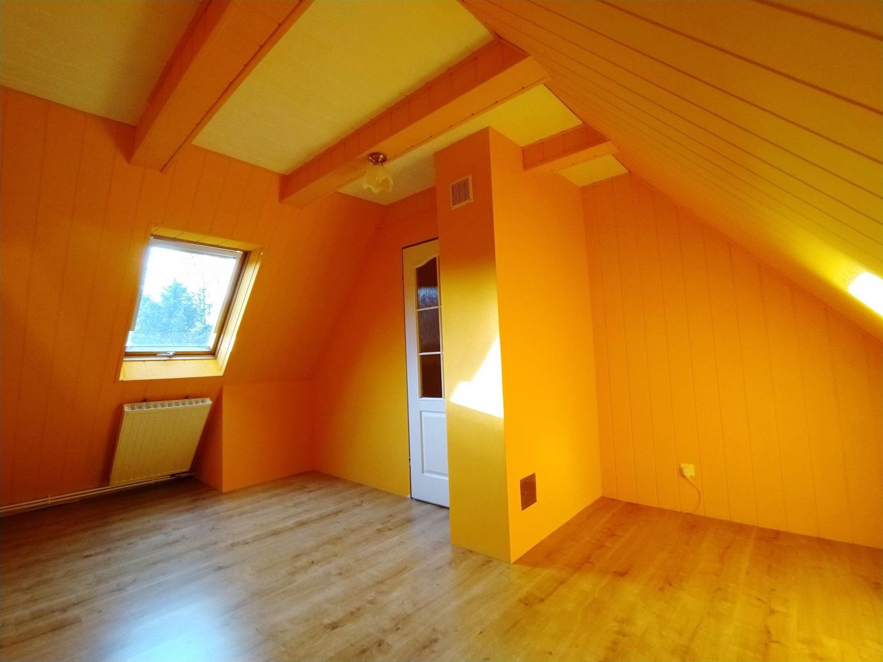 dom wolnostojący, 5 pokoi Rozpucie Młyniska. Zdjęcie 9