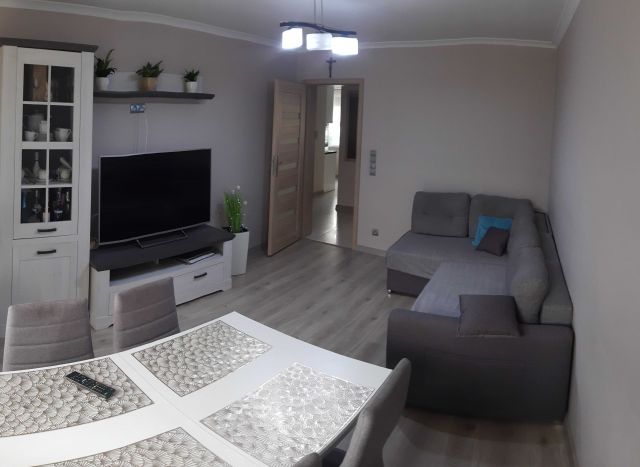 Mieszkanie 3-pokojowe Pińczów, ul. Piotra Stojeńskiego. Zdjęcie 1