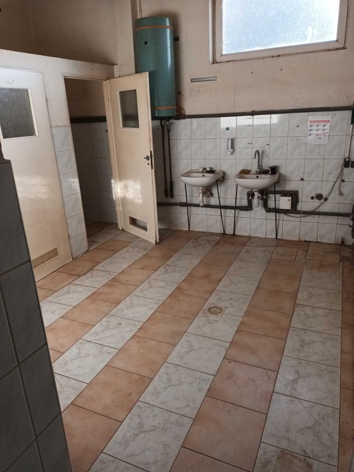 Hala/magazyn Knopin. Zdjęcie 6