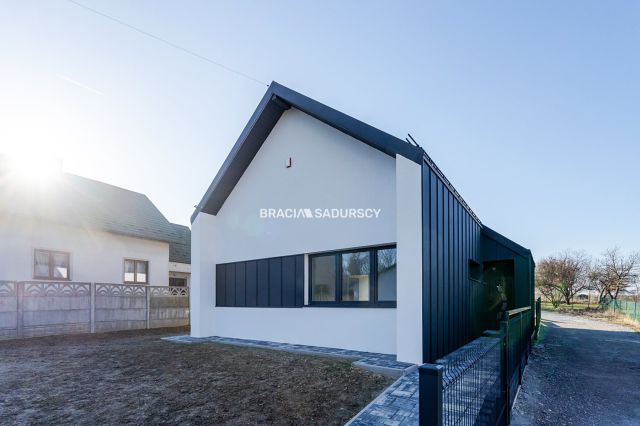 dom wolnostojący, 5 pokoi Bębło. Zdjęcie 34