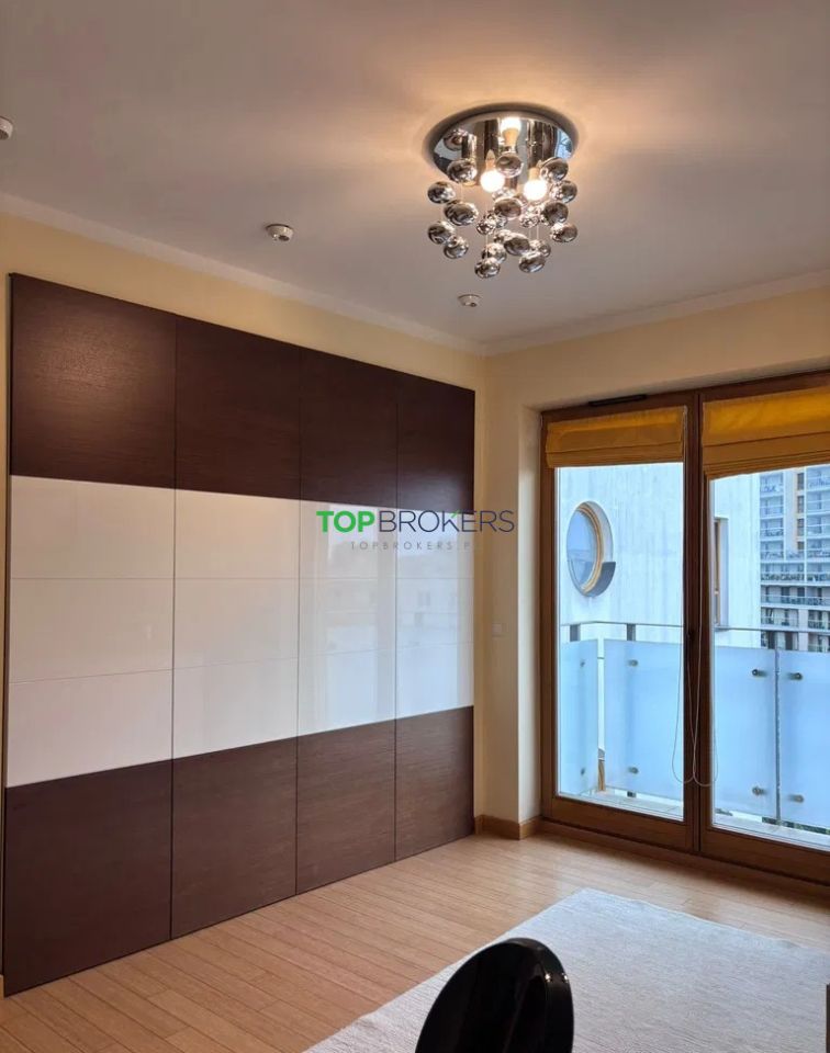 Mieszkanie 3-pokojowe Warszawa Mokotów, al. Wyścigowa. Zdjęcie 2