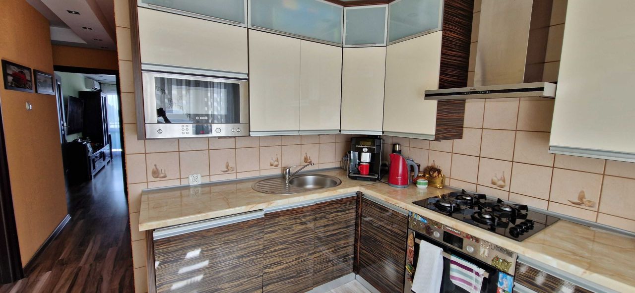 Mieszkanie 3-pokojowe Bytom, ul. Łużycka. Zdjęcie 2