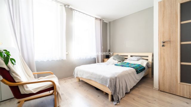 dom szeregowy, 13 pokoi Kraków, ul. Powstańców Wielkopolskich. Zdjęcie 31