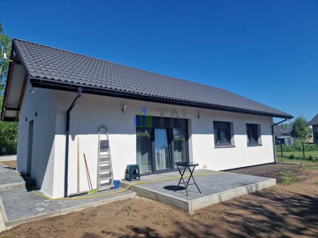 dom wolnostojący, 4 pokoje Chrząstawa Wielka. Zdjęcie 2