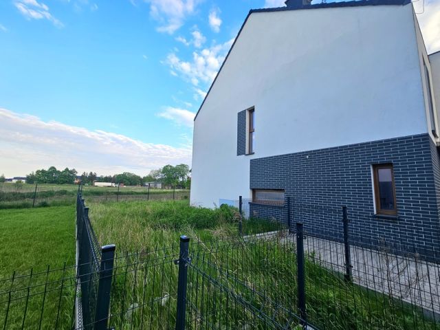bliźniak, 5 pokoi Księginice, ul. Rumiankowa. Zdjęcie 2