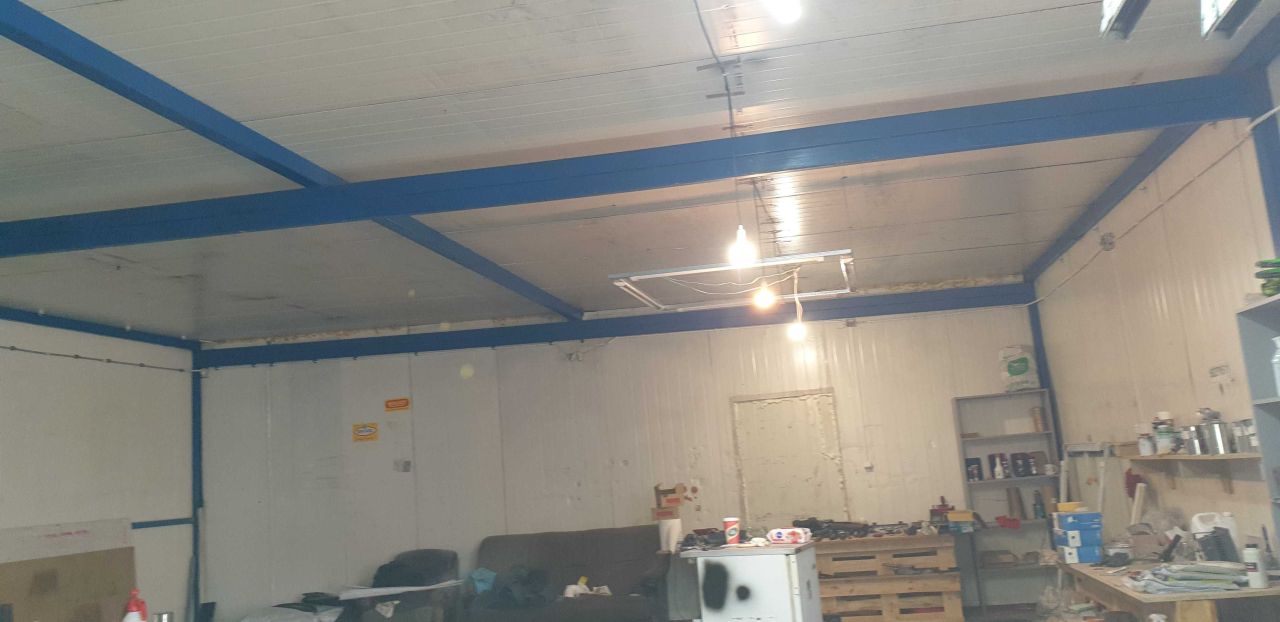 Hala/magazyn Opacz-Kolonia. Zdjęcie 4