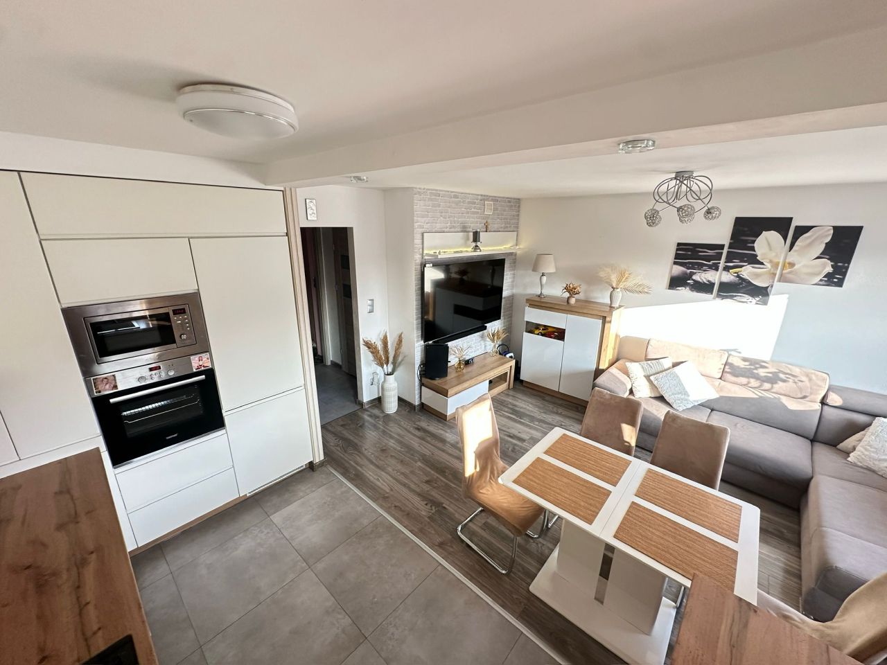 Mieszkanie 3-pokojowe Turek, ul. kard. Stefana Wyszyńskiego. Zdjęcie 2