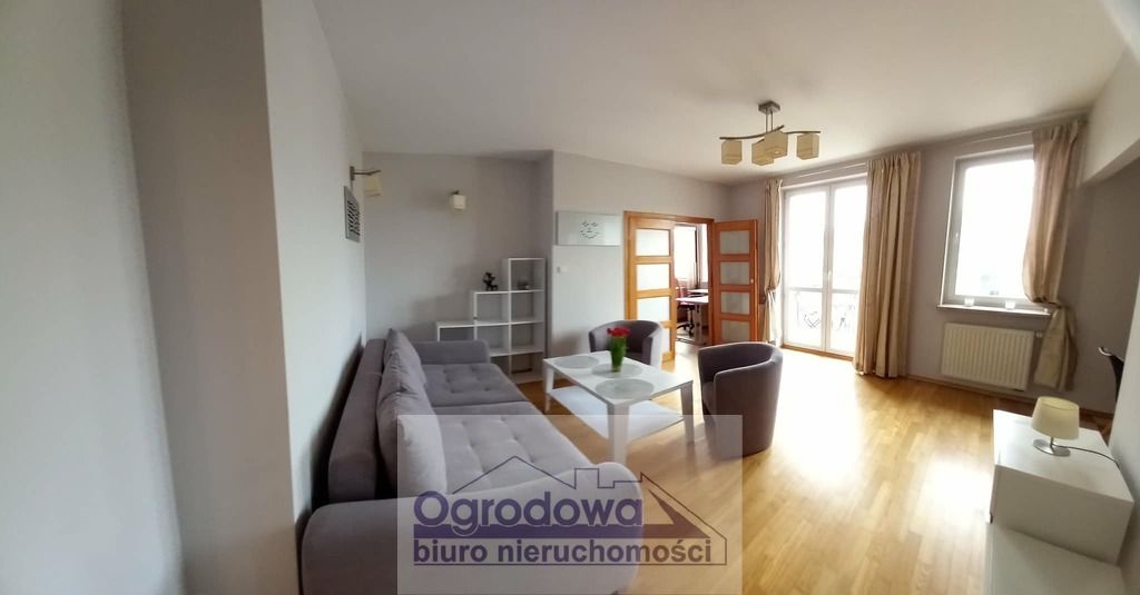 Mieszkanie 3-pokojowe Warszawa Wesoła, ul. Jeździecka. Zdjęcie 4