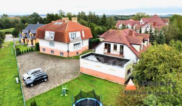 dom wolnostojący, 16 pokoi Niechorze