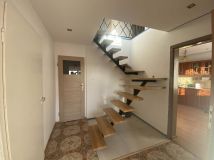 dom wolnostojący, 6 pokoi Kamionka. Zdjęcie 2