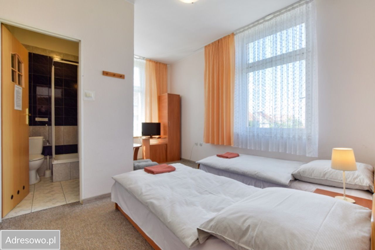 Hotel/pensjonat Kostomłoty, ul. Rynek. Zdjęcie 6