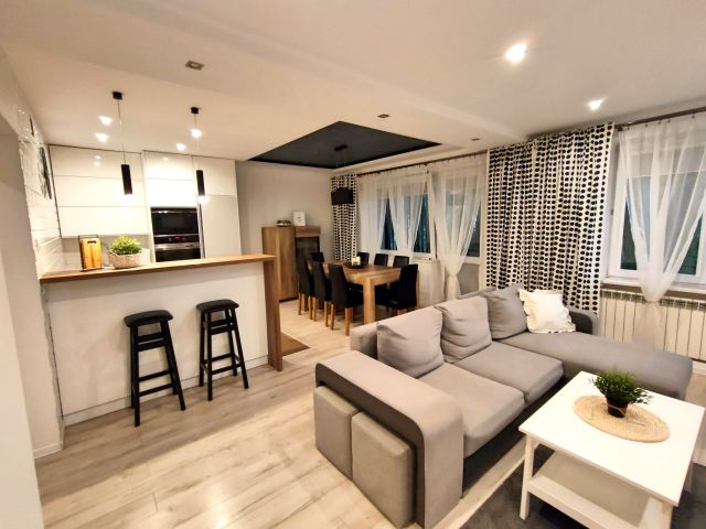 Mieszkanie 3-pokojowe Tarnów Piaskówka, ul. Prostopadła. Zdjęcie 1