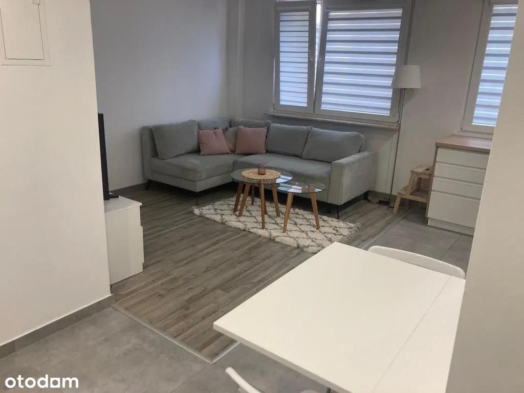 Mieszkanie 2-pokojowe Bielsko-Biała Śródmieście, ul. Romana Dmowskiego. Zdjęcie 2