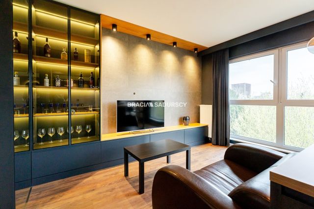 Mieszkanie 4-pokojowe Kraków Czyżyny, ul. Stanisława Lema. Zdjęcie 4