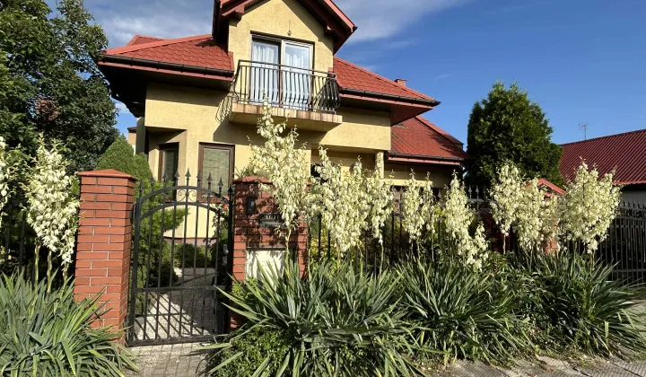 dom wolnostojący, 5 pokoi Radom Glinice, Podmiejska