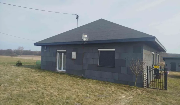 dom wolnostojący, 4 pokoje Leszcze