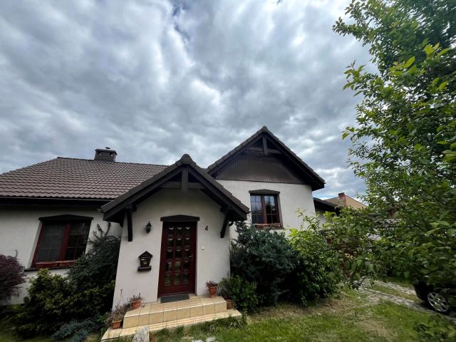 dom wolnostojący, 4 pokoje Mirosławiec, ul. Wąska. Zdjęcie 1