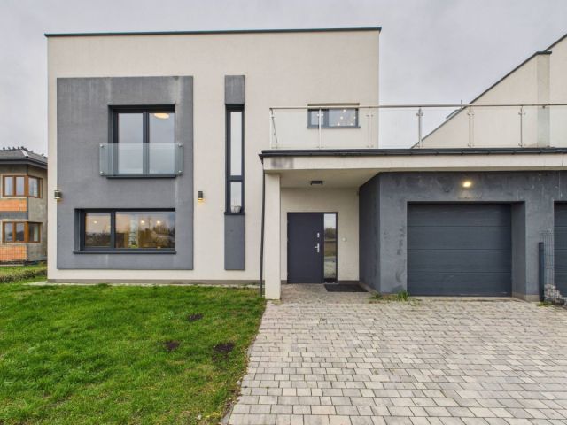 bliźniak, 4 pokoje Pruszków Żbików, ul. Żbikowska. Zdjęcie 2