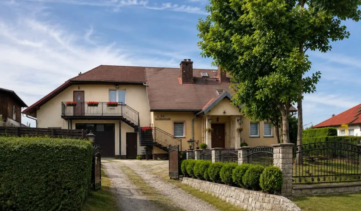 dom wolnostojący, 9 pokoi Kostrzyca, ul. Jeleniogórska
