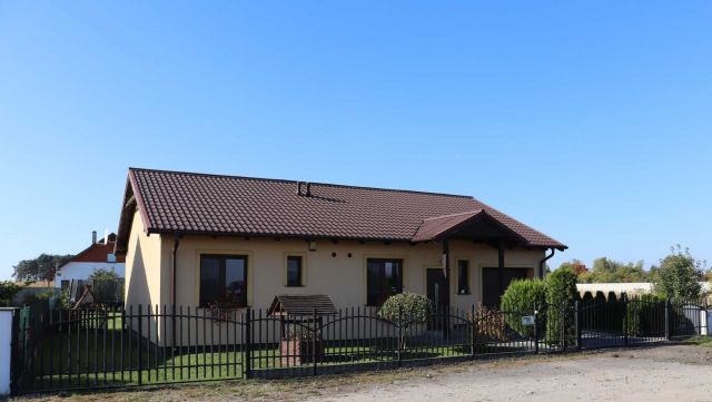 dom wolnostojący, 4 pokoje Ochodza. Zdjęcie 1